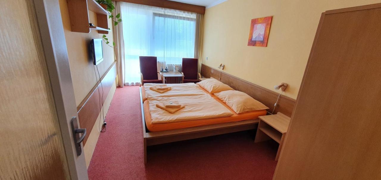 Hotel Poprad Ústí nad Orlicí Exterior foto